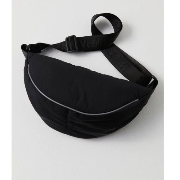 Free People Bulls Eye Sling Bag. Color black. MSRP $40 - Picture 5 of 5